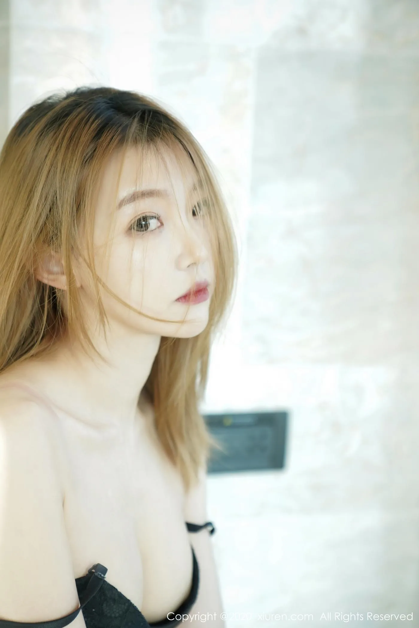[XIUREN秀人网] 2020.10.26 No.2695 冯木木LRIS 职场ol制服 [78P]插图2